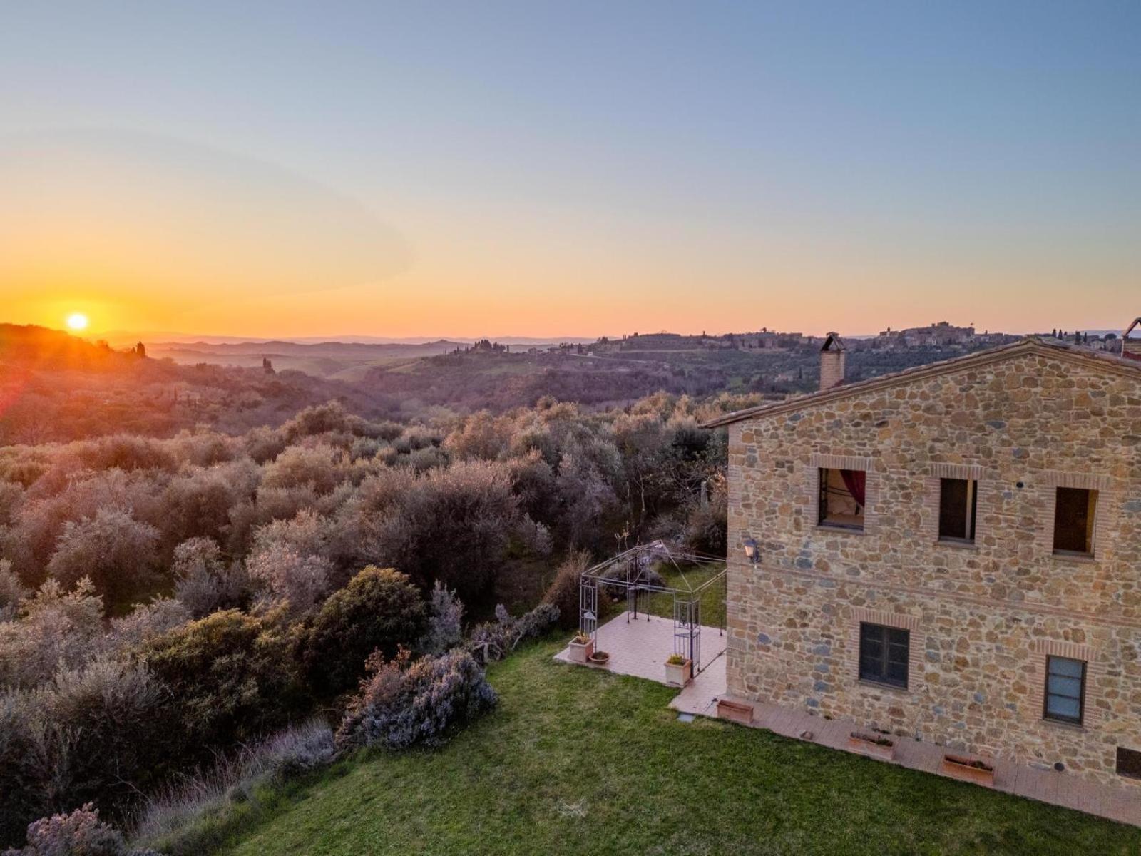 Agriturismo Pascianella Appartamento Bel Tramonto Castelmuzio Екстер'єр фото